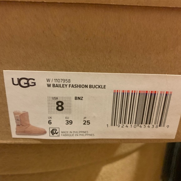 UGG BAILEY FASHION BUCKLE CLASSIC SHORT BOOTS - Picture 8 of 9
